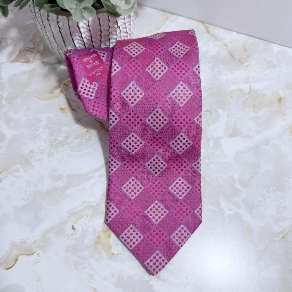NWOT Holland & Sherry‎ London Men's Silk Printed Shape Tie Pink 3 1/2